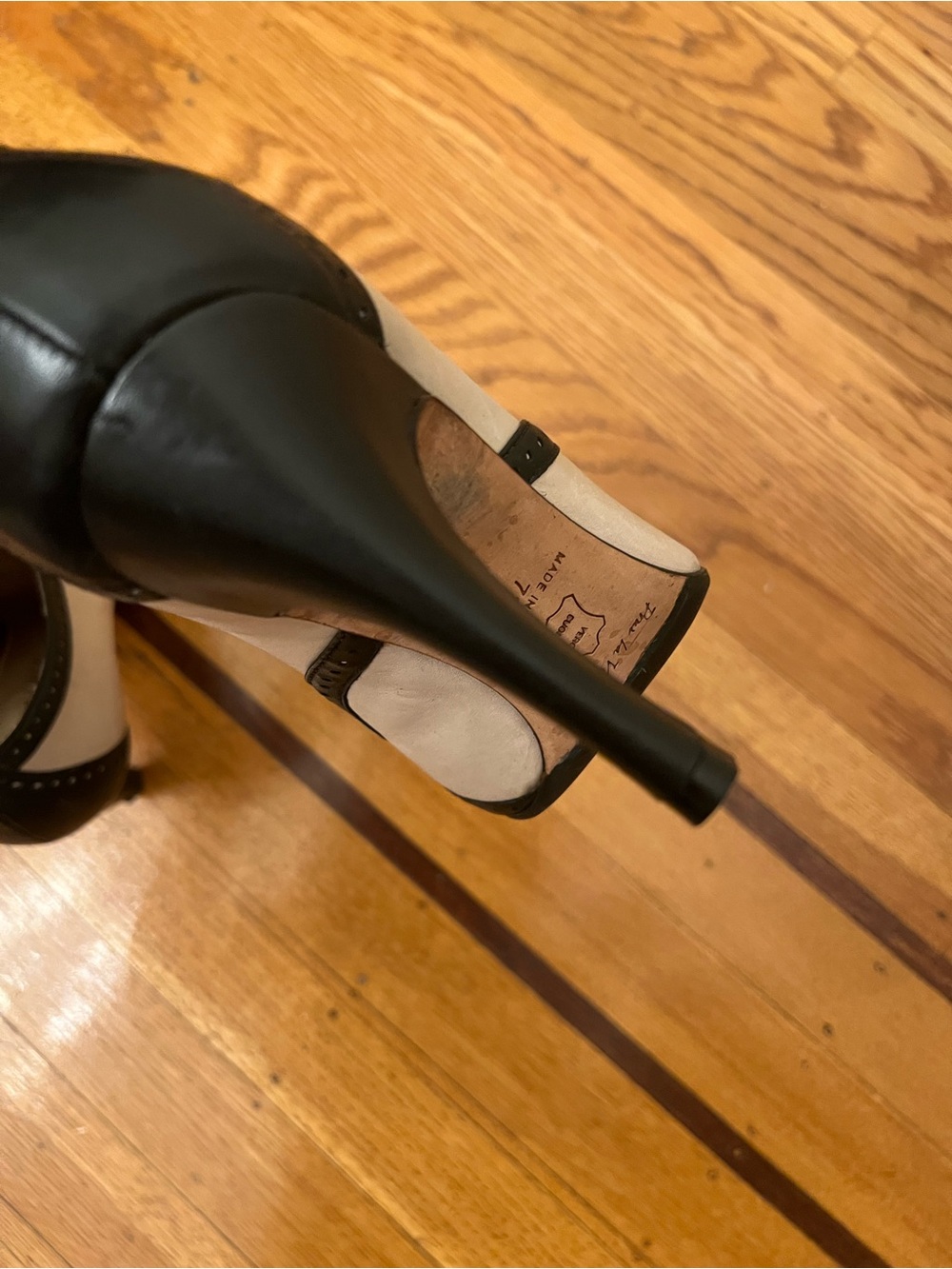 Pour La Victoire “Penelope” Two-Tone Black & Cream Wingtip Lace-up Oxford Heels - Picture 5 of 11